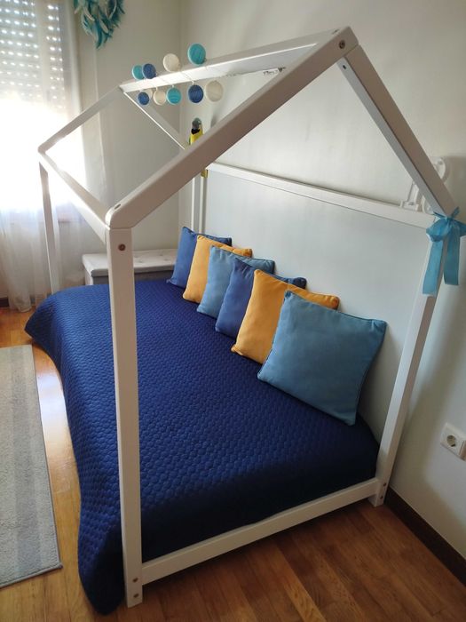 Cama Montessori com colchão incluído