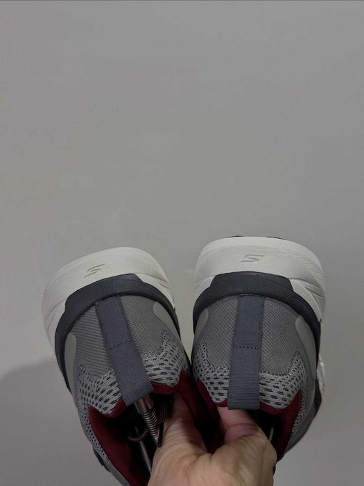 Чоловічі спортивні кросівки Skechers Max Cushioning  розмір 45