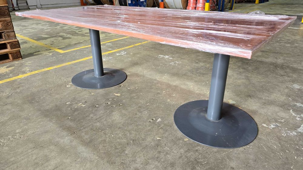 Mesa de reuniões 2x1mts