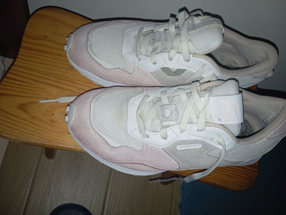 Кросівки жіночі б/у