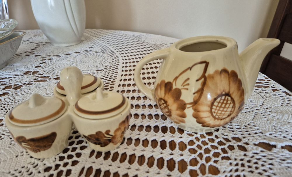 Kultowy komplet Fajans Włocławek PRL – Imbryk+ przyprawnik 100% kompletny Vintage