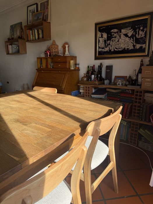 Mesa de madeira maciça