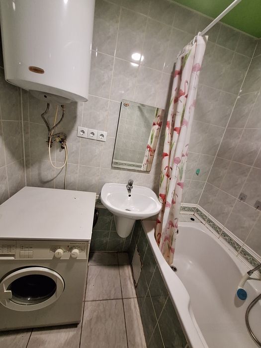 2 кімнатна квартира в Пасічній пл.68.5 кв.м з і/опаленням