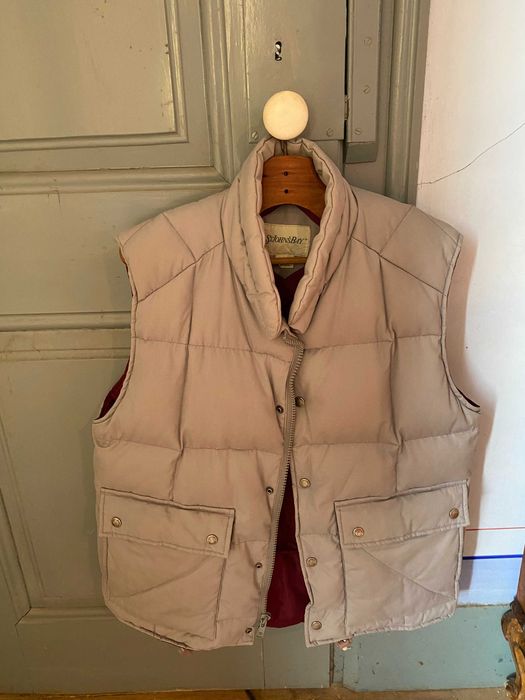 Coletes usados e outros casacos