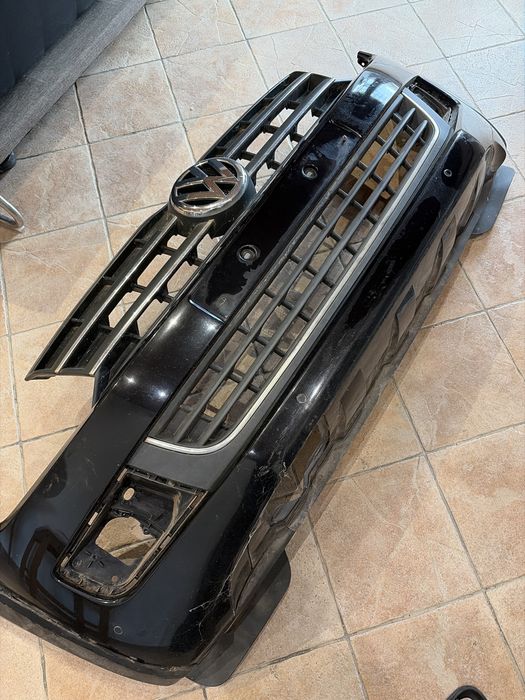 Para-choque Dianteiro + Grelha VW Amarok (2012) – Original e em Bom Estado
