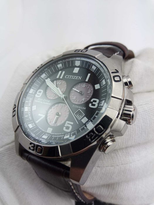 Титановые японские мужские часы Citizen Eco-Drive BL5551-06L