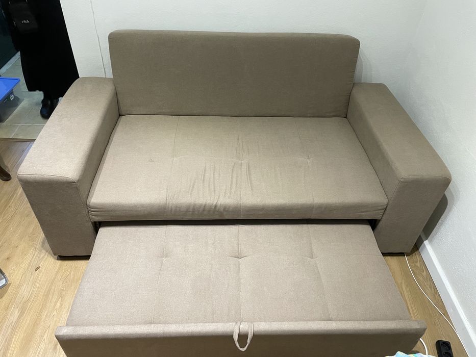 Sofá cama castanho claro