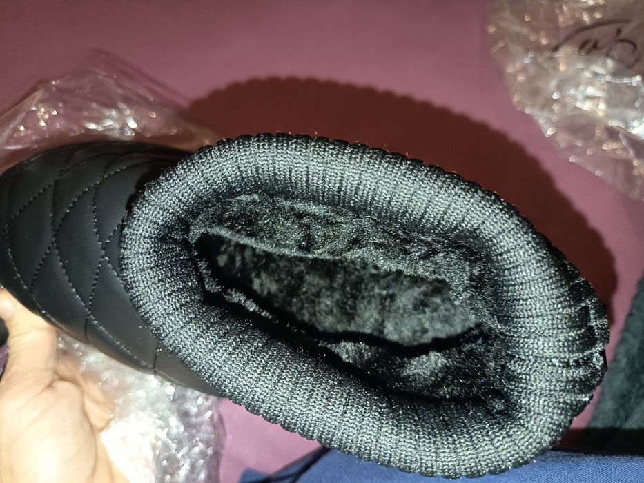 Продам нові уггі жіночі