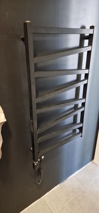 Grzejnik elektryczny z termostatem