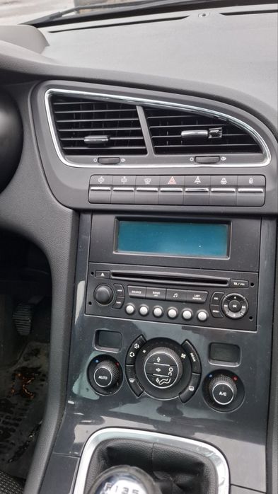 Пежо 5008 1.6 бензин 12 рік 7 місць