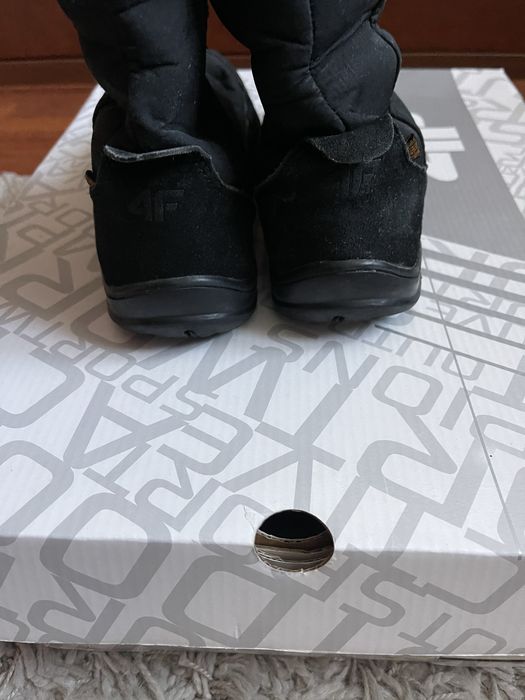 Kozaki sportowe damskie 4F