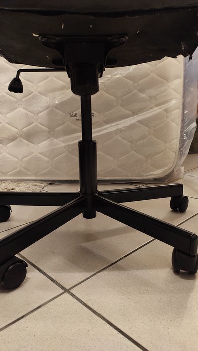 Cadeira de escritório IKEA ( Usada )
