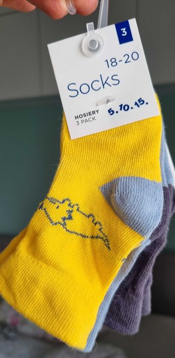 Nowe rajstopki 74/80 oraz skarpetki 18 do 20 5.10.15 jak H&M