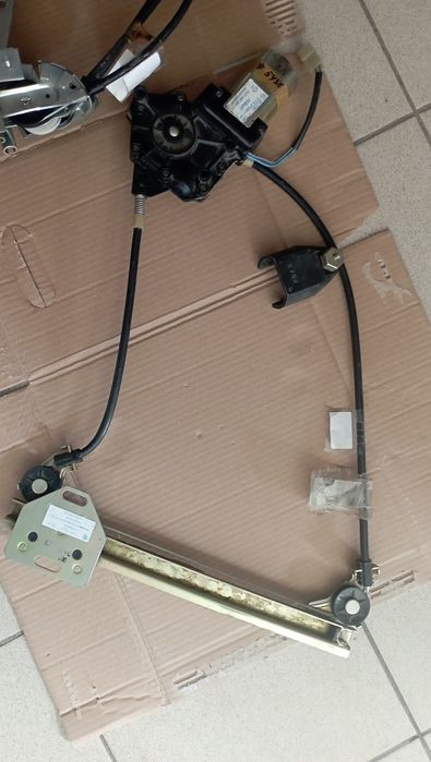 Склопідйомник стеклопідйомник 2110 лівий з мот 2109 зад прав лів 2123