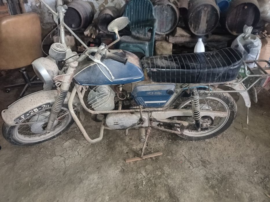 Moto clássica mota casal k270 125cm3