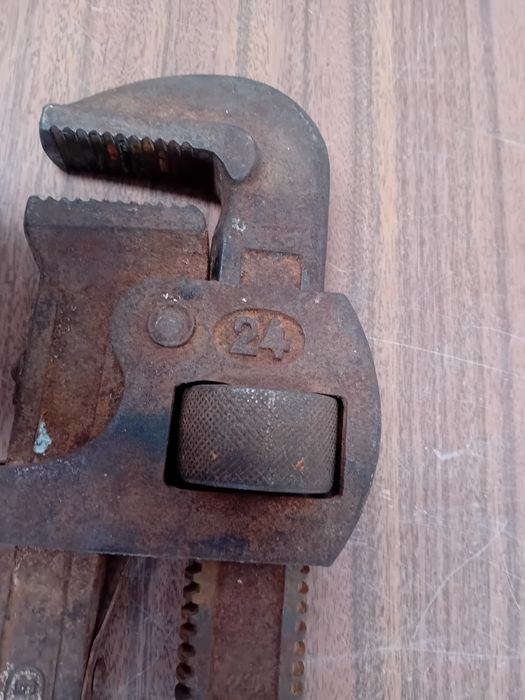 Chave de Canos Grifo Gedore 24