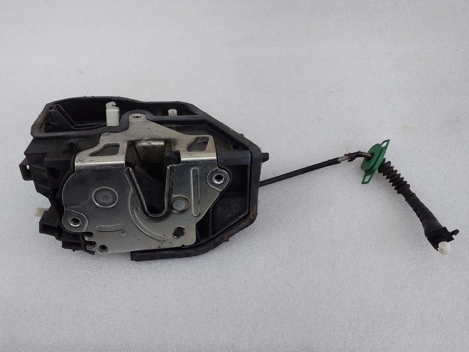 Fechadura / fecho porta trás direito BMW X3 (E83)