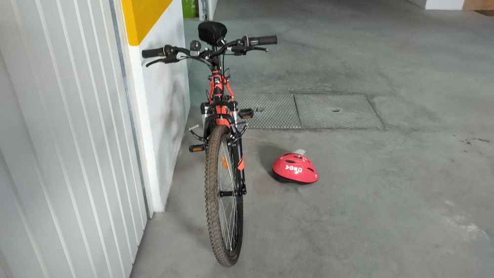 Bicicleta BTT Criança BTWIN ALLTerrain 24''x1.95 usada em bom estado