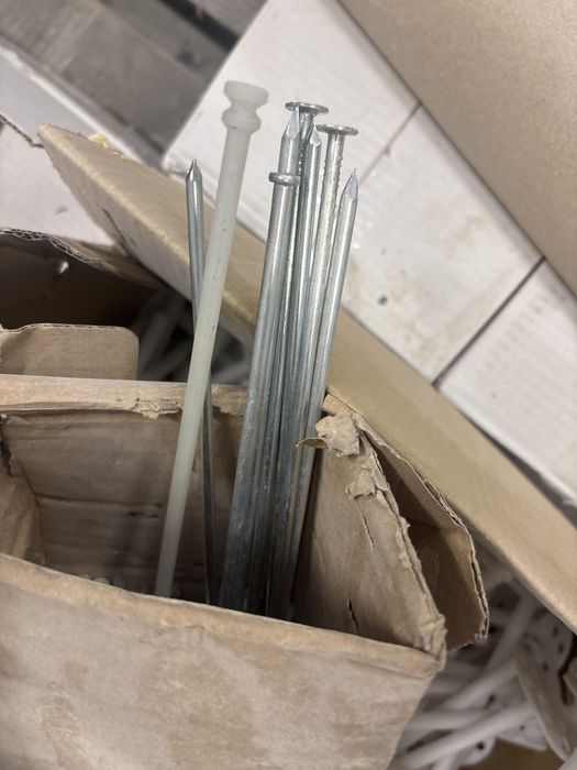 Kołki do styropianu. 10x260 i 10 x 200