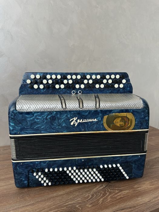 Баян Кремінне з чохлом