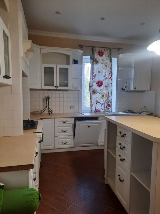 Продажа.Стильный дом в центре города.