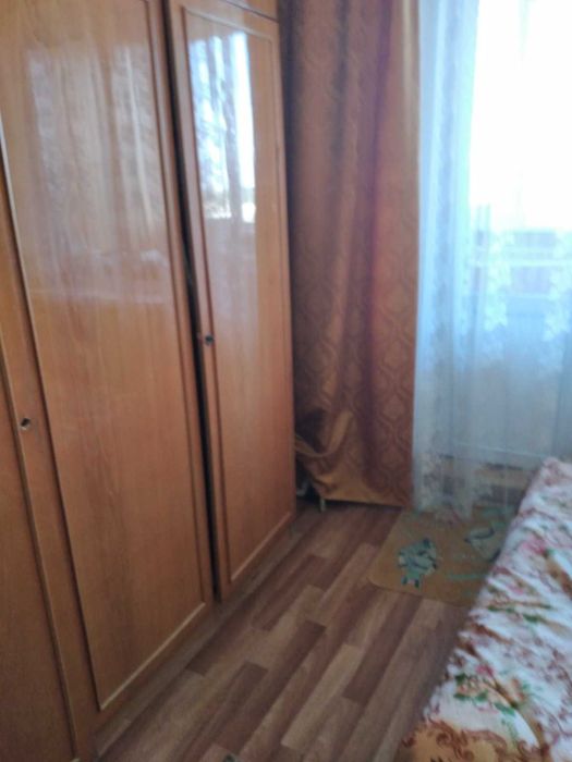 Здається кімната поряд зі ст. метро "Академмістечко"