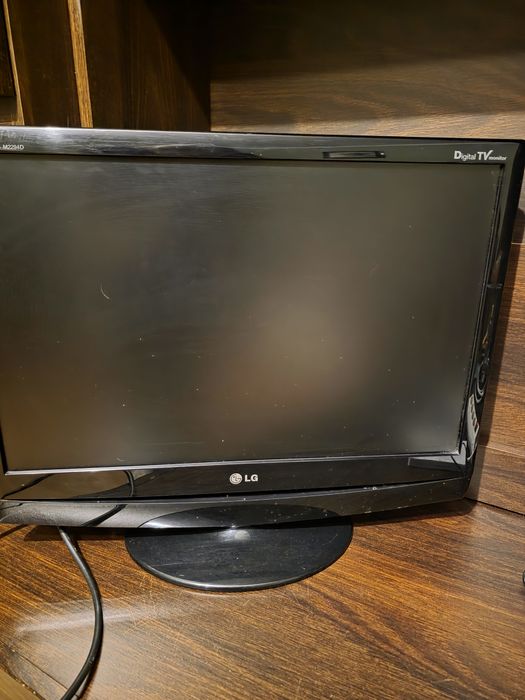 LG Flatron M2294D - monitor 22″ z funkcją TV
Przekątna ekranu: 22 cale