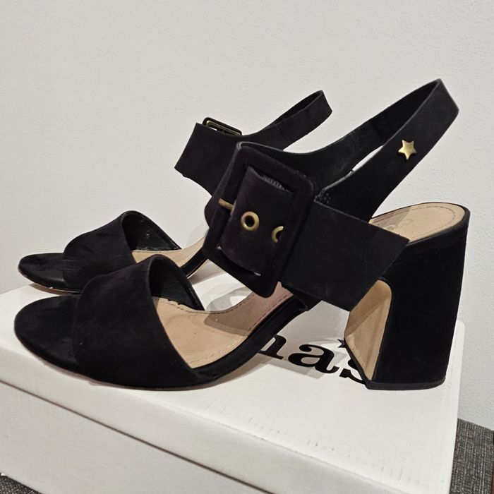 Sandálias pretas Cubanas Nº 40