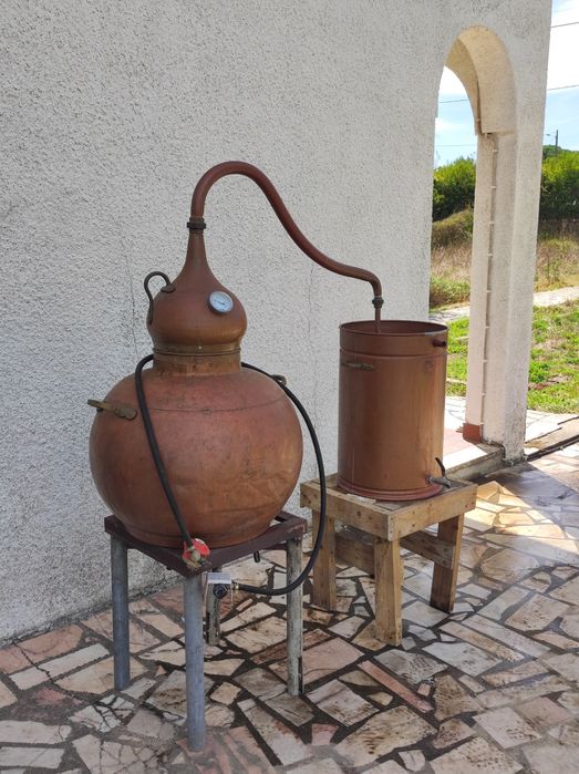 Alambique tradicional em cobre