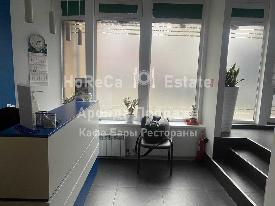 Аренда Фасад Коммерческое помещение 110м2. «Палац Спорту»