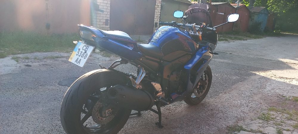 Мотоцикл Yamaha fz1s
