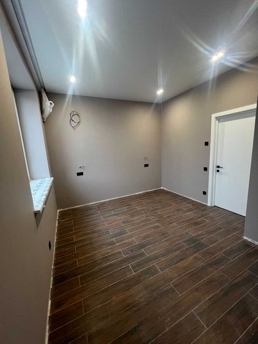 Продам комерційне приміщення на 12 кварталі