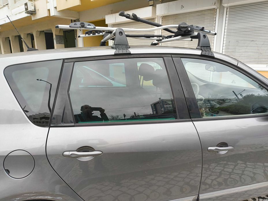 Barras de tejadilho originais Renault Scenic 2013