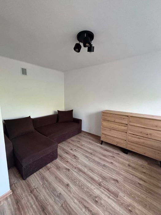 do wynajęcia świeżo odnowiona kawalerka z balkonem przy Placu Wolności