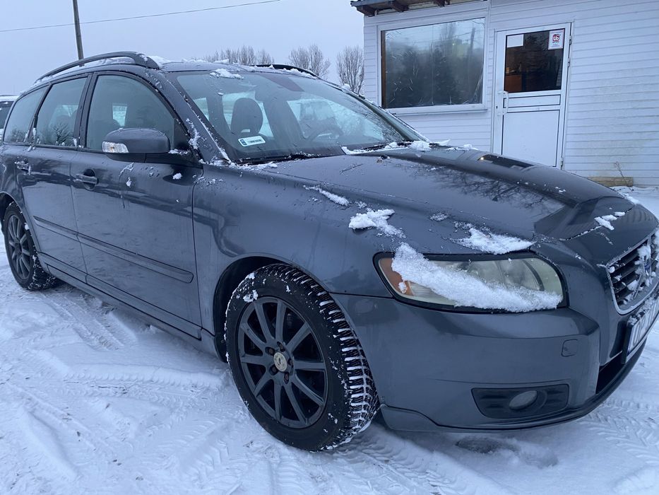 Volvo V 50 2.0 HDI 2 kpl. opon stan b. dobry