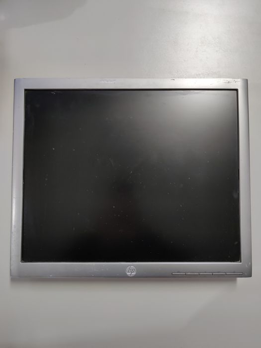 HP E190i IPS Display Monitor425033151913011201