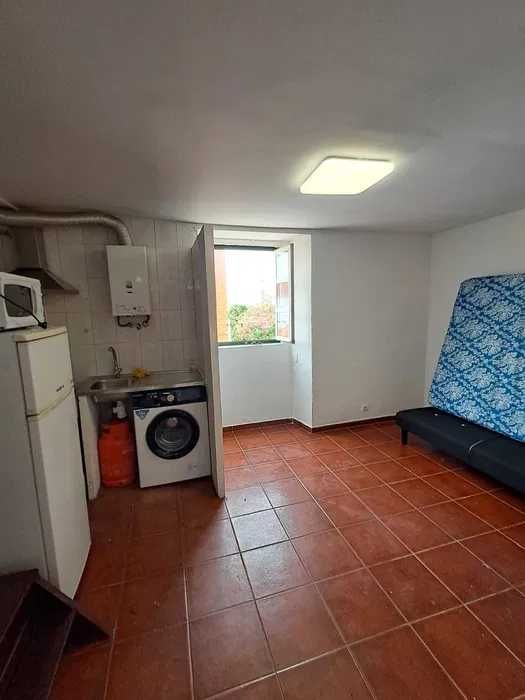 T-2 +1 Mobilado, Equipado + Pátio.CEntro Lisboa. Só 1 renda + caução.