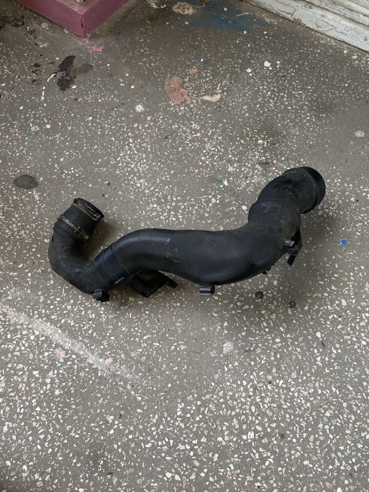 Впускний патрубок на турбіну 1.9 tdi