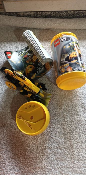 LEGO Technic e LEGO Bionicle, lançadas no início dos anos 2000.