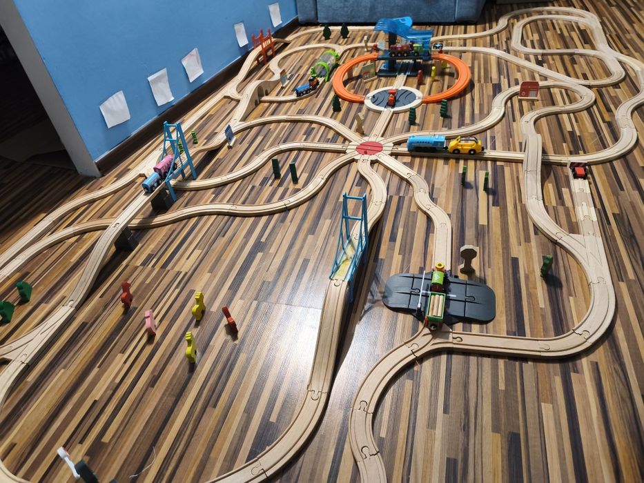 Tory kolejowe drewniane