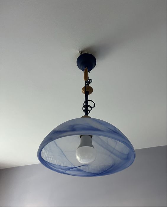 Lampa sufitowa niebieska