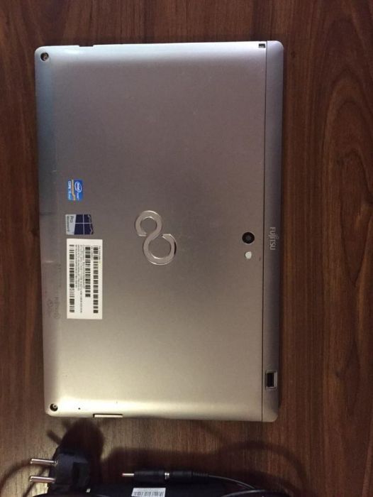 Планшет Fujitsu Stylistic Q702