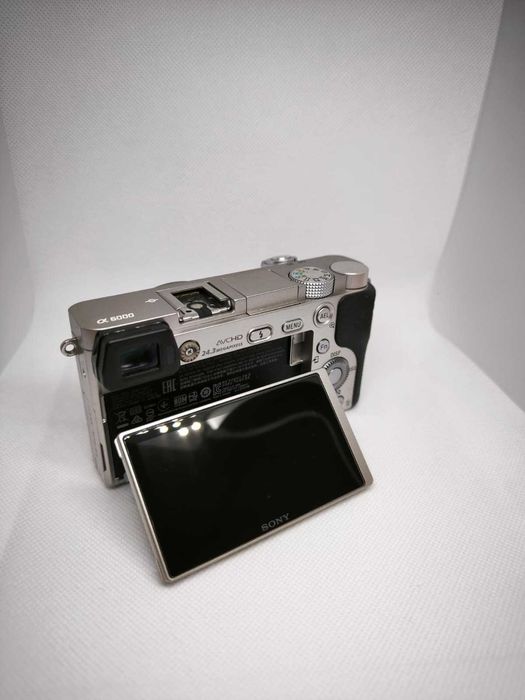 Sony Alpha 6000 Prateada + 3 Lentes + Flash Godox +Acess–Kit Completo