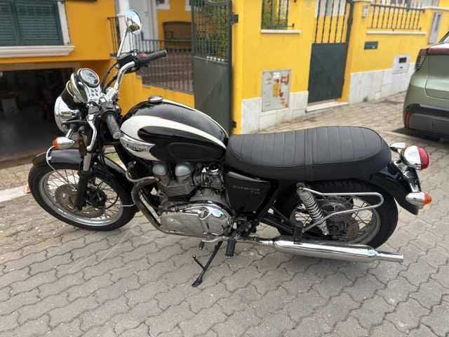 Triumph Boneville T100
