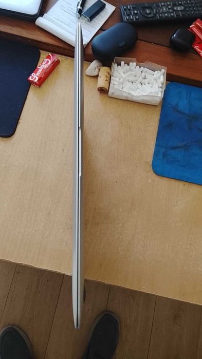 MacBook Air i5 de 2017 com Windows 11 vendo ou troco por algum pêlo mesmo valor perfericia um tablet