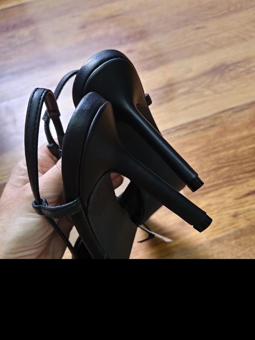 Buty na obcasie odkryta pięta 35 Even&odd