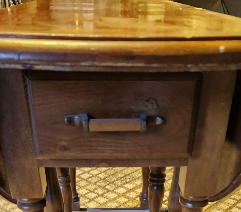 Mesa redonda desdobrável