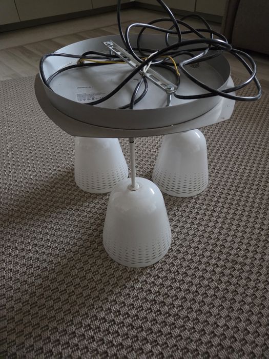 Lampa sufitowa z 3 kloszami