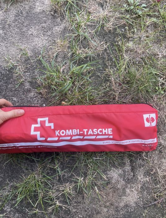 Apteczka i trójkąt ostrzegawczy nowe