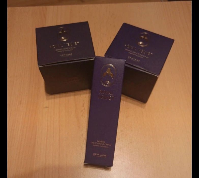 Zestaw - Kremy Royal Velvet na dzień i na noc.